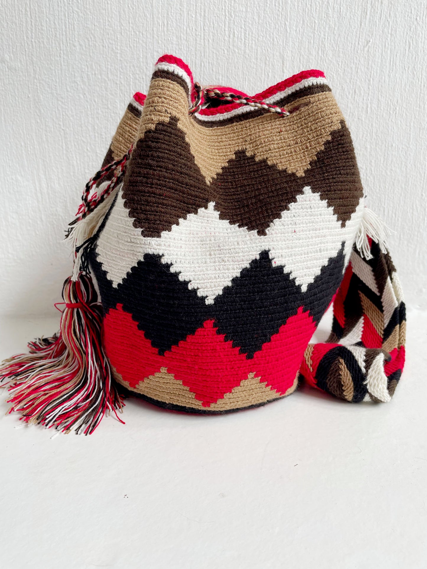 Red & Brown Rhombus Mochila