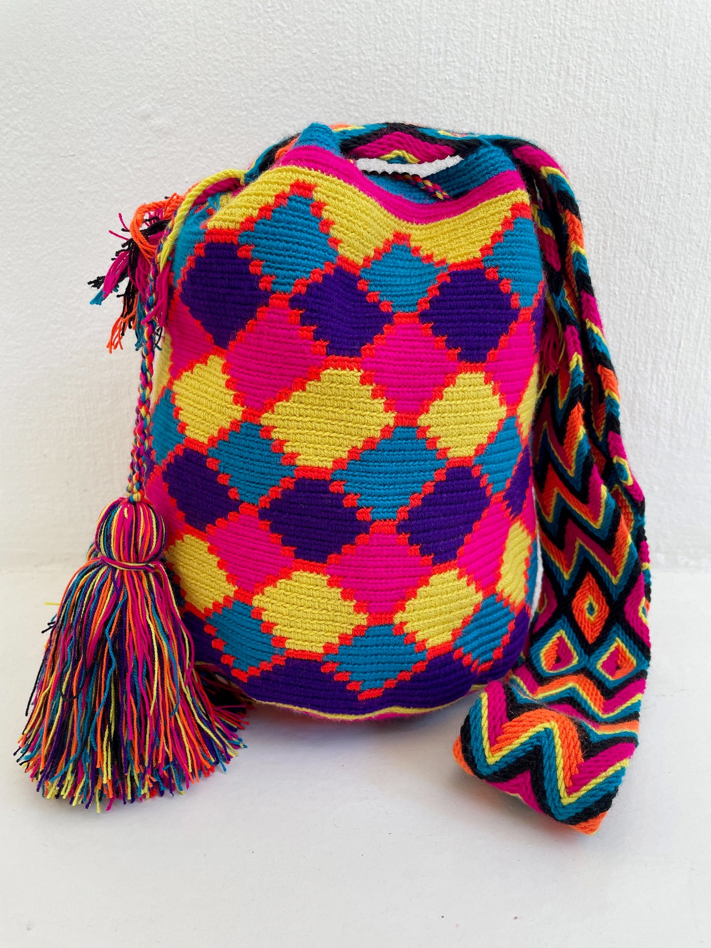 Bright Polka Dot Mochila