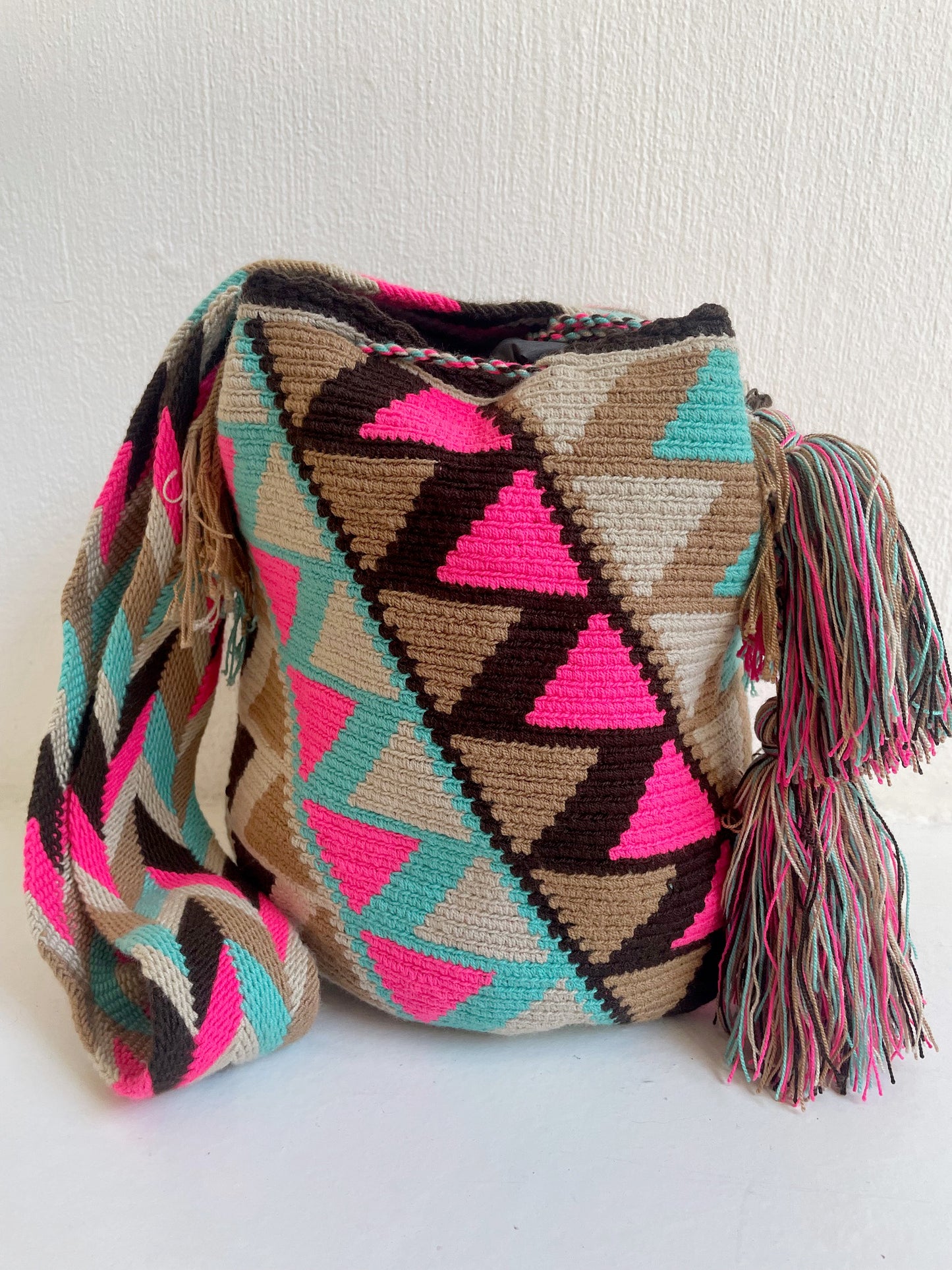 Pink & Brown Triangles Mochila Bag